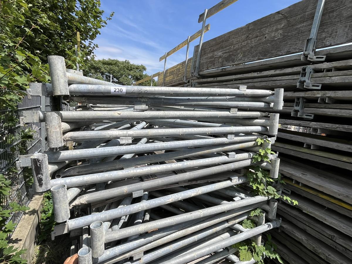 55 Stk. Schutzgerüstkonsolen verzinkt für Klappbühnen EKRO?d=2025-11-20 11:26:55
