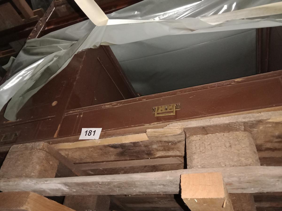 1 Palette mit Schreibtisch?d=2025-11-20 12:39:48