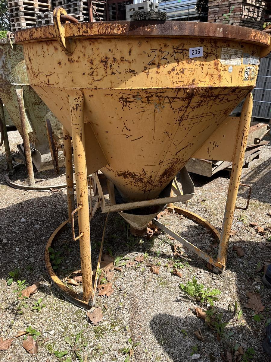 Rosa Moser Betonkrankübel Eichinger Betonsilo- 750 Liter- senkrechter Auslauf?d=2025-11-20 11:26:50