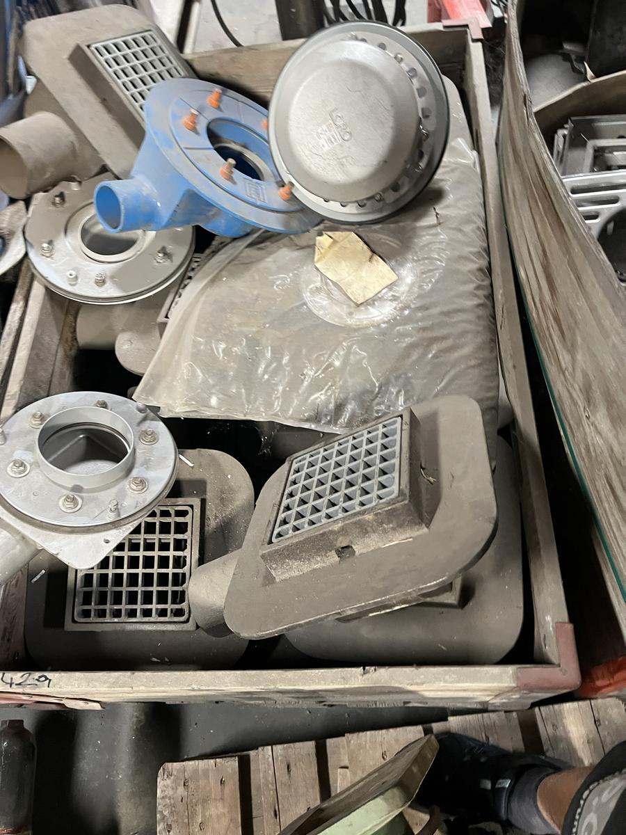 1 Palette mit Dach-,Einlaufelementen?d=2025-11-20 11:26:37