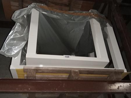 2 Stk. Sozialraumtische und 4 Paletten mit Aktenschrnken und Schreibtischen