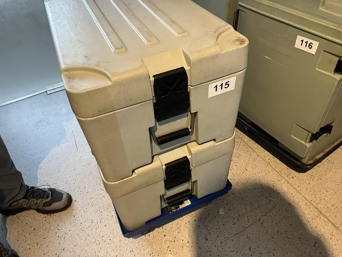 2 Stück Thermoboxen mit Unterbau?d=2025-11-21 19:44:17