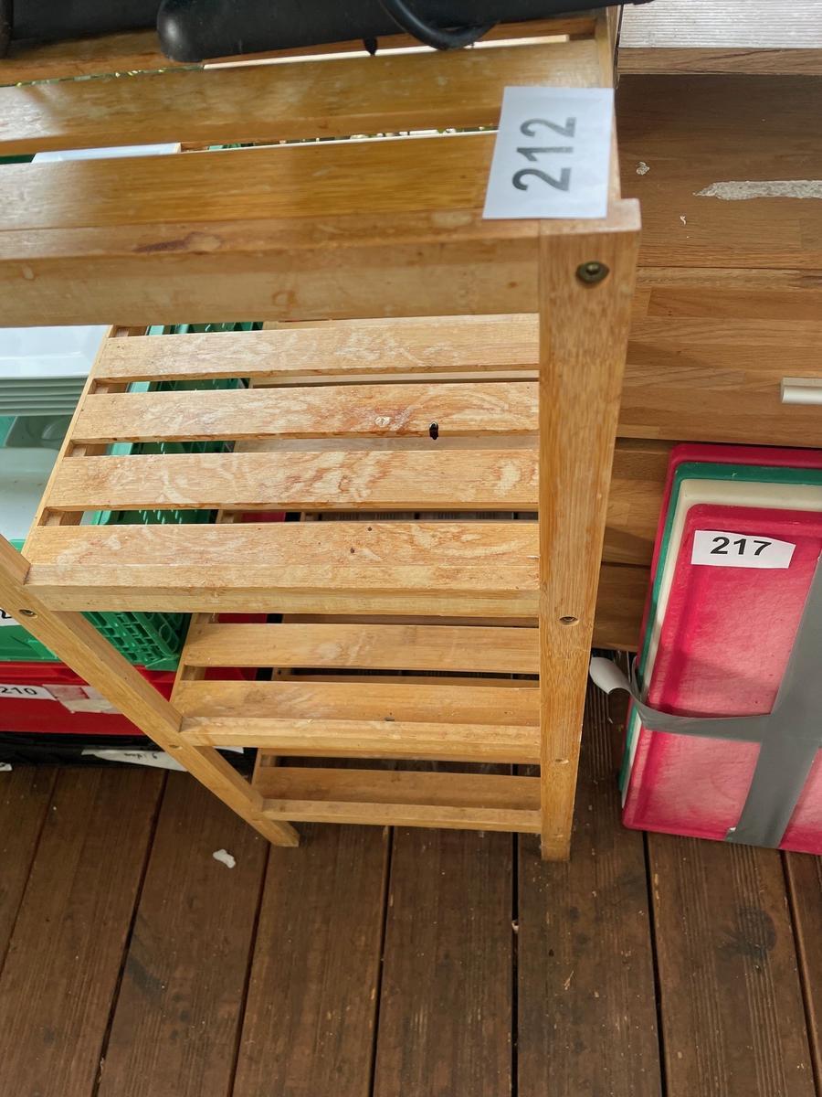 Holzregal, ca. 67x35x86cm?d=2025-11-21 19:44:09