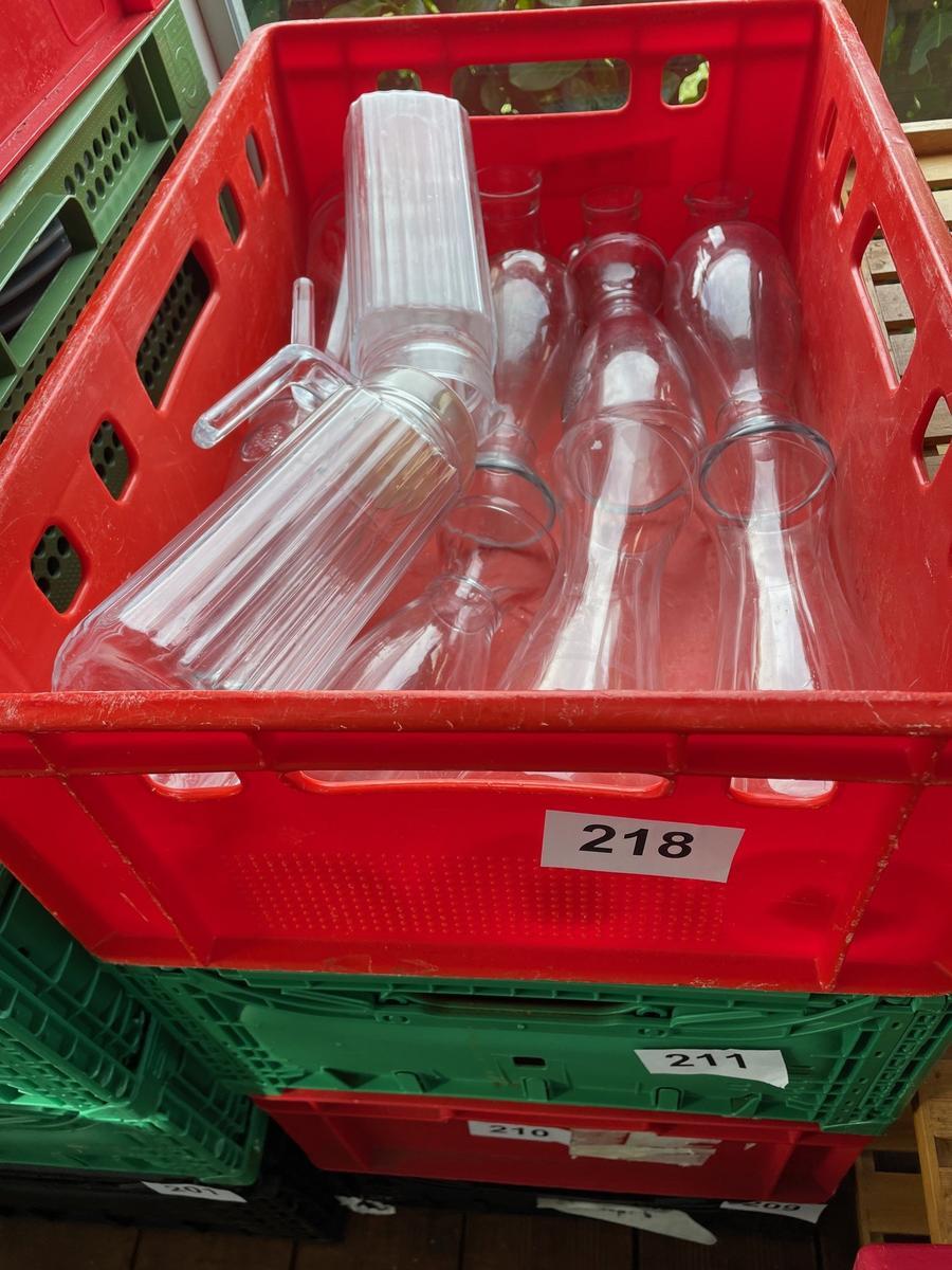 9 Stk. Wasserkrüge, 0.25L und 1L?d=2025-11-21 19:43:24