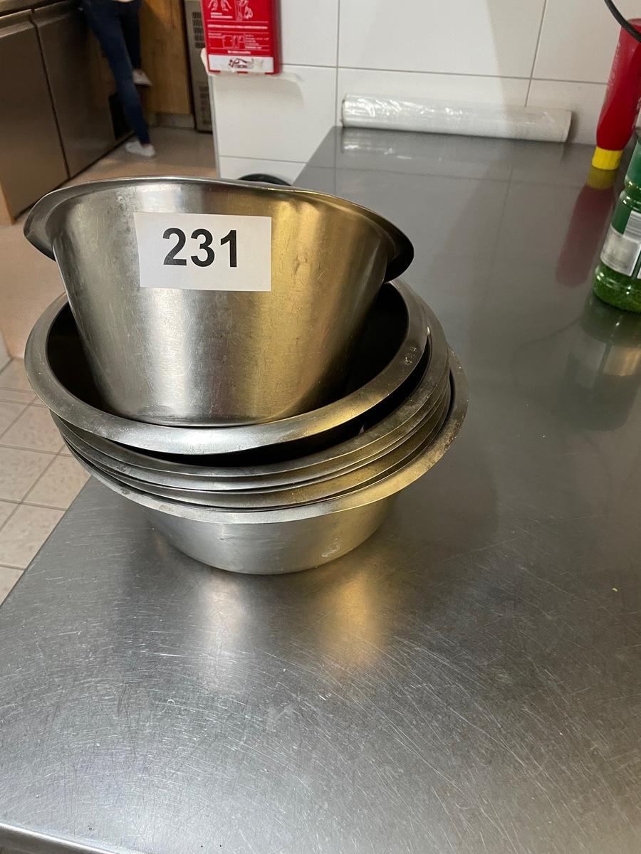 9 Stk. Metall Schüsseln, DM 24-33cm