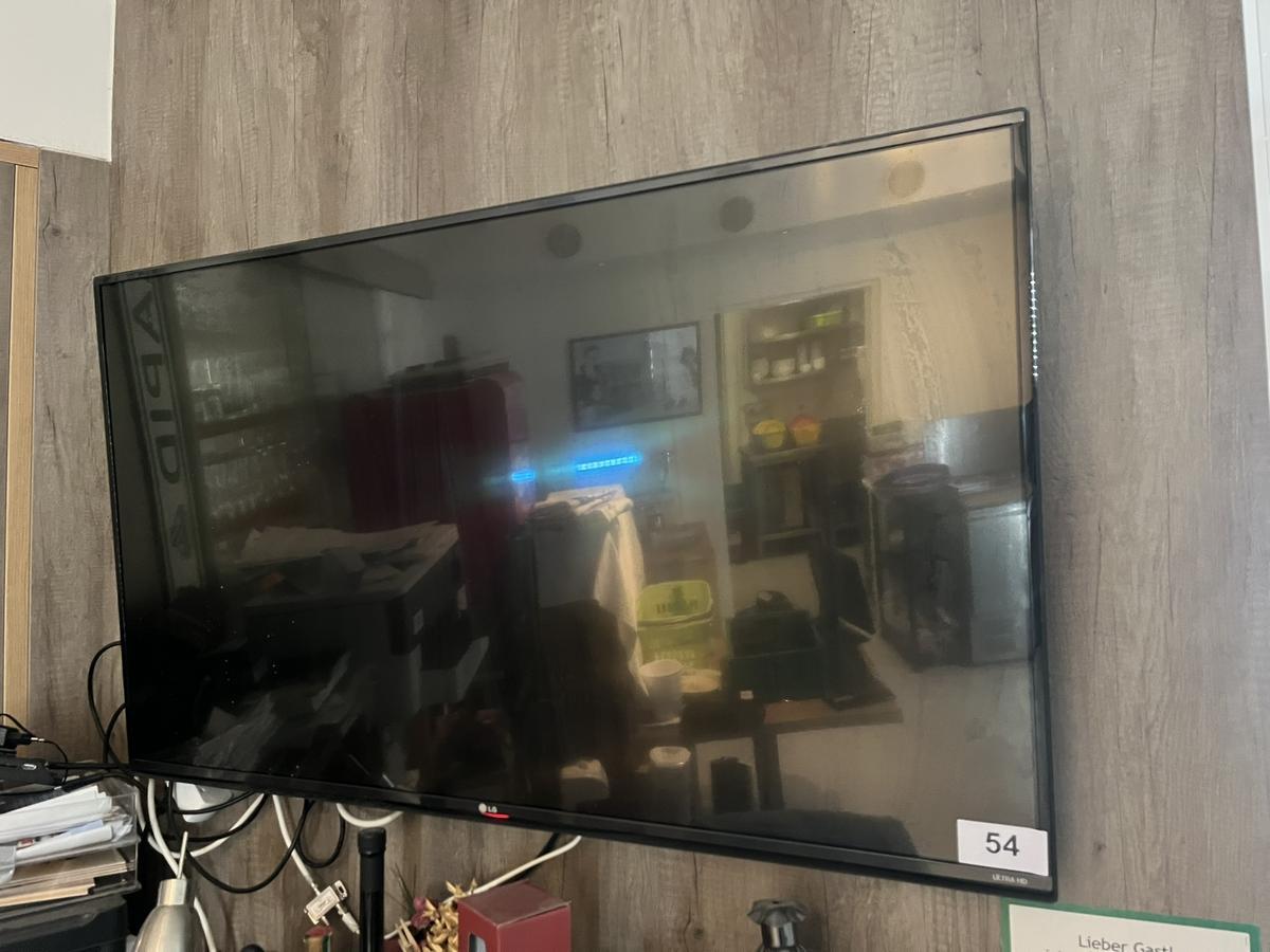 LG TV Gerät Diagonale ca. 130 cm mit Fernbedienung