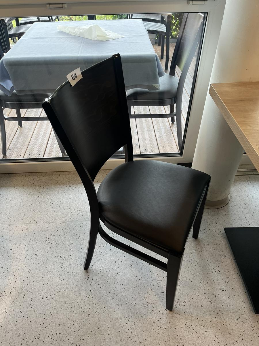 26 Stück Gastrostühle?d=2025-11-21 19:44:10