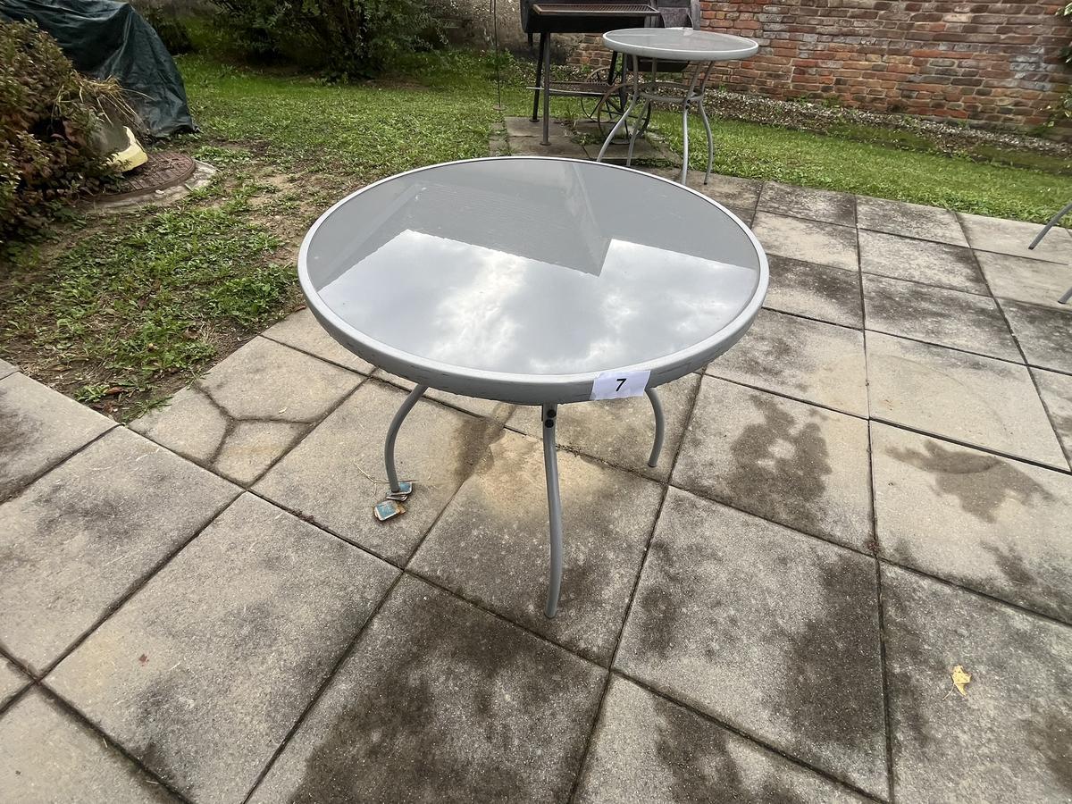 4 Stück Tische ca. 70 cm Durchmesser?d=2025-11-21 19:05:27