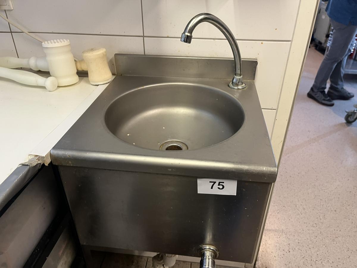 Waschbecken berührungslos ca. 40/40/25 cm?d=2025-11-21 19:44:16