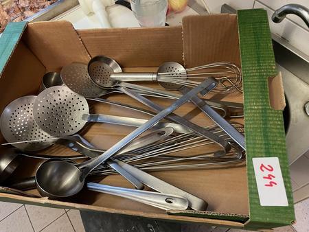 Großposten Schöpfer /Lochschöpfer, Kochlöffel und Schneebesen Großposten Schöpfer /Lochschöpfer, Kochlöffel und Schneebesen