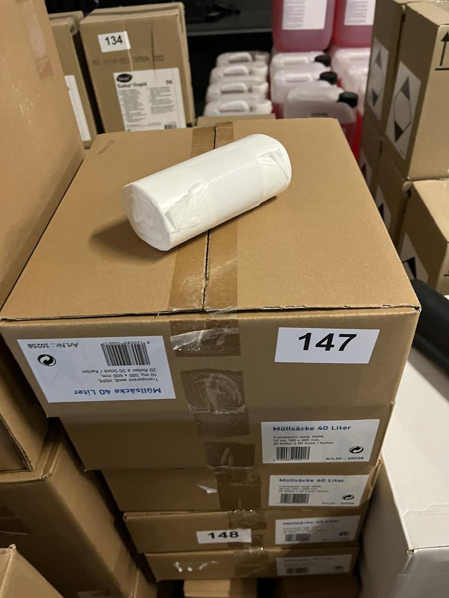 4 Karton mit je 20 Rollen à 50 Stk. Müllsäcke, weiß, 40L?d=2025-11-27 18:08:12