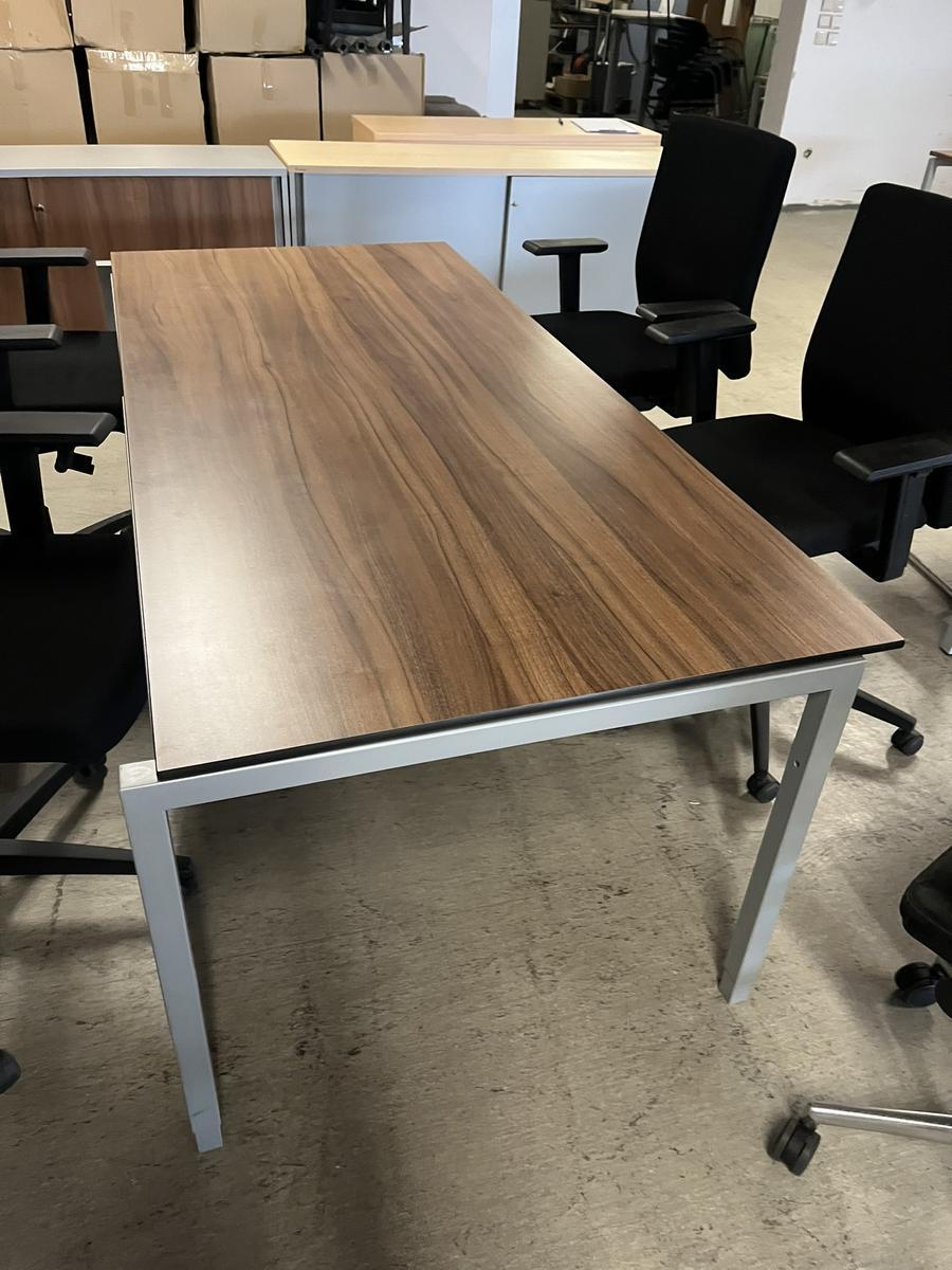 Neudörfler Besprechungstisch?d=2025-11-27 00:33:18