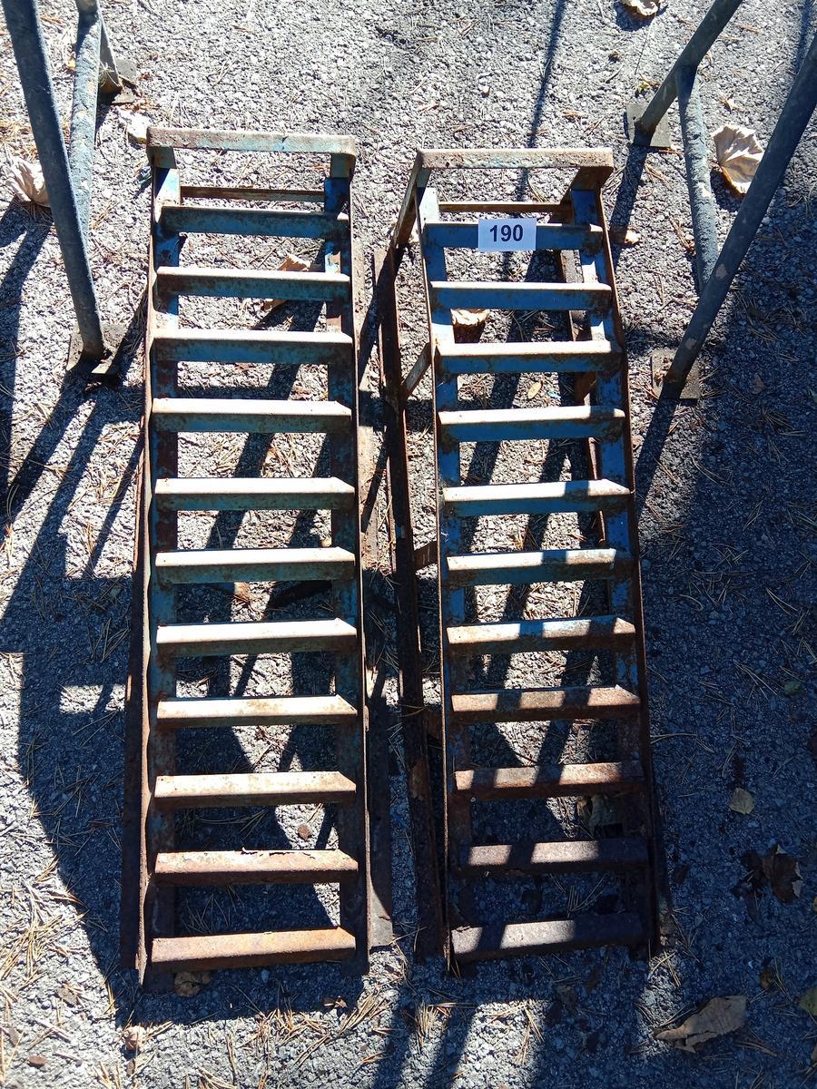 2 Stück Auffahrtsrampen für PKW und Lagerbock?d=2025-12-01 16:12:39