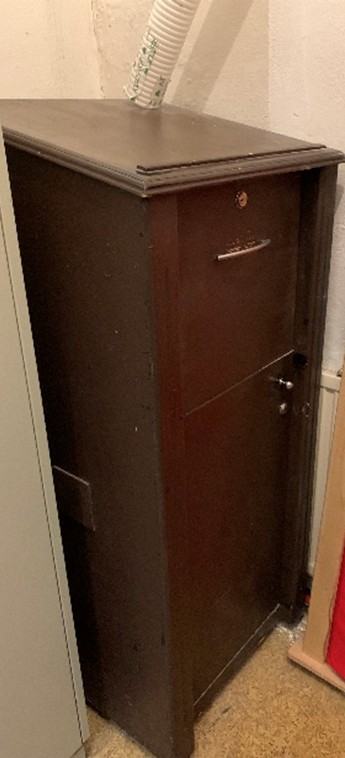 Begrüßungspult, mit Schranktür und Schublade