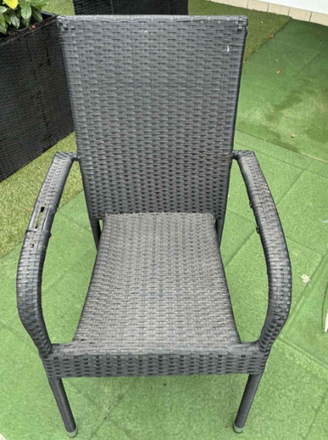 4 Stk. Rattan Stühle?d=2025-12-03 22:28:51