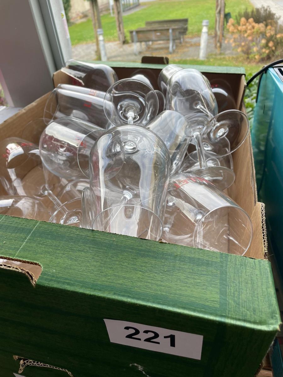 25 Stk. Rotweingl&auml;ser und Wei&szlig;weingl&auml;ser?d=2025-12-13 10:06:20