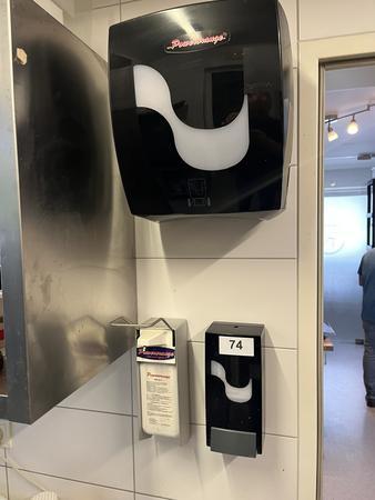 Papier/Seifenspender Papier/Seifenspender