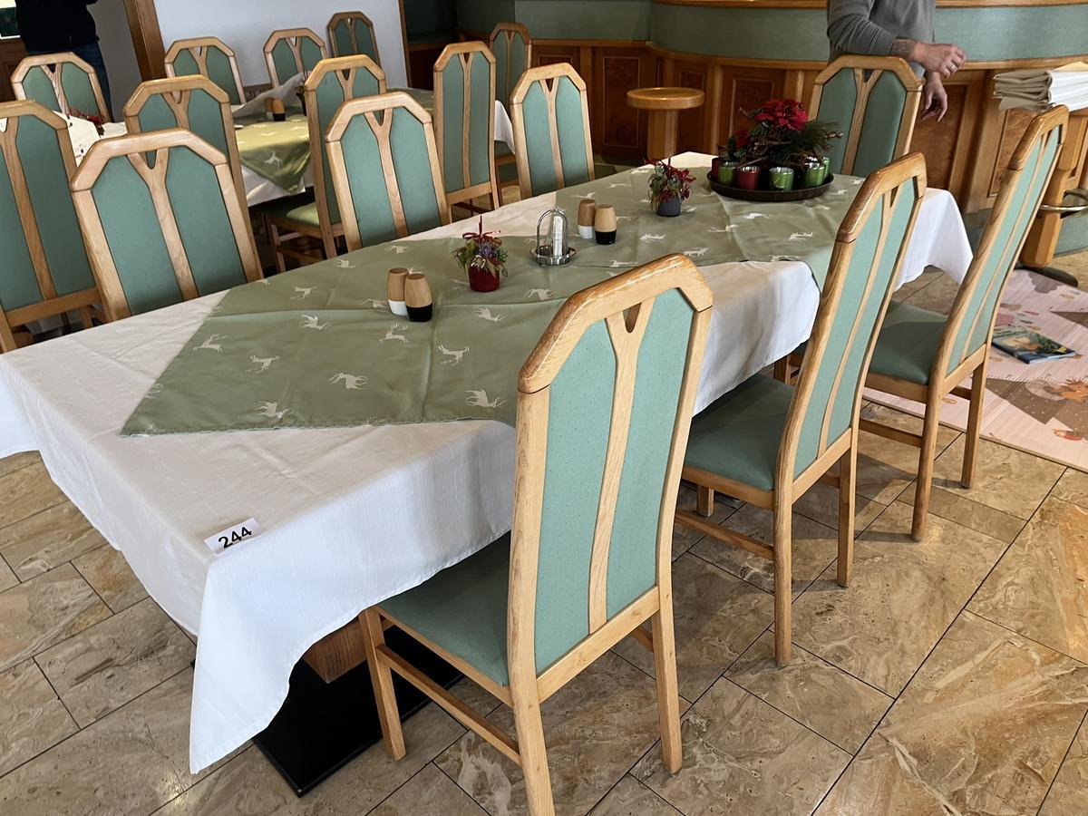 2 Stück Gastrotische ca.   90/90 cm