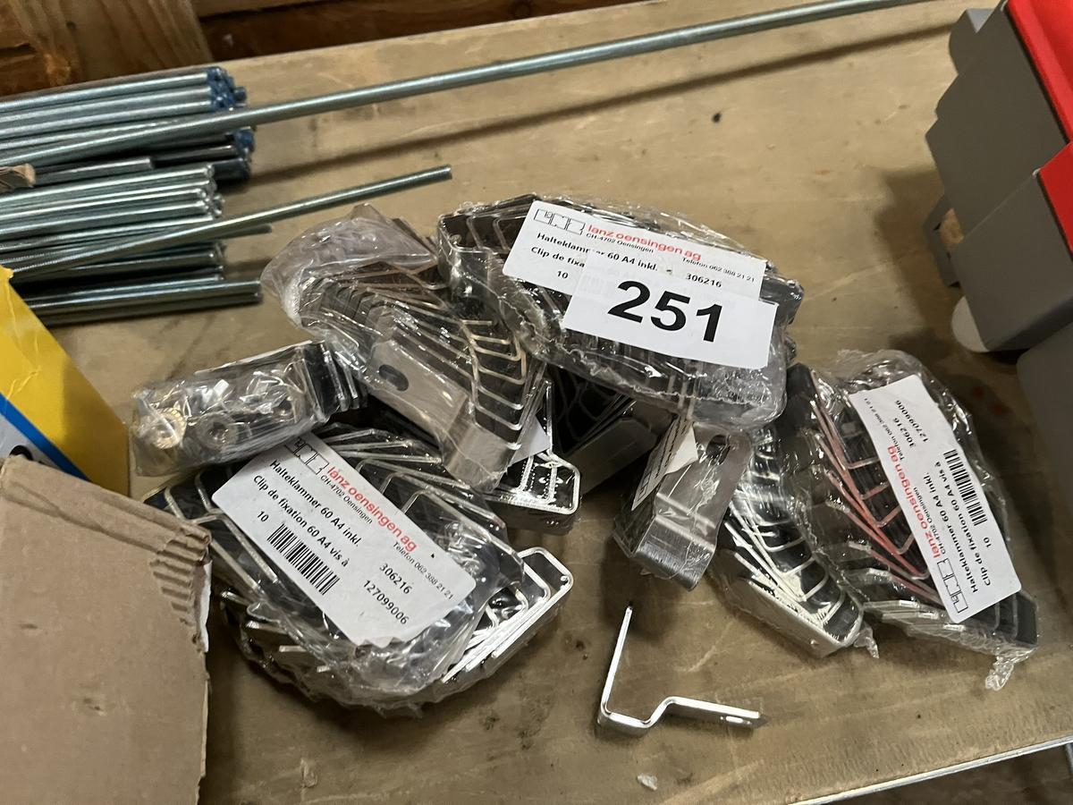 Posten Halteklammern?d=2025-12-17 16:35:26