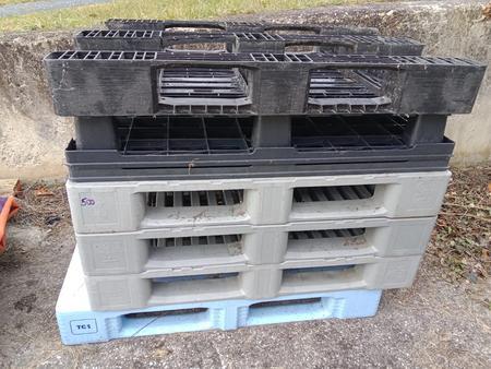 6 Stück Kunststoff Paletten 6 Stück Kunststoff Paletten