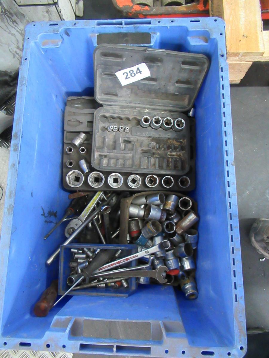 1 Kiste div. Werkzeug?d=2025-12-19 00:57:02