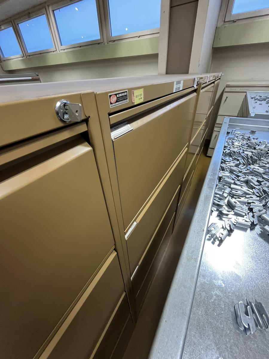 Blech - Werkzeugschrank mit 3 Auszugsladen, 140x52x65cm?d=2025-12-17 18:27:14