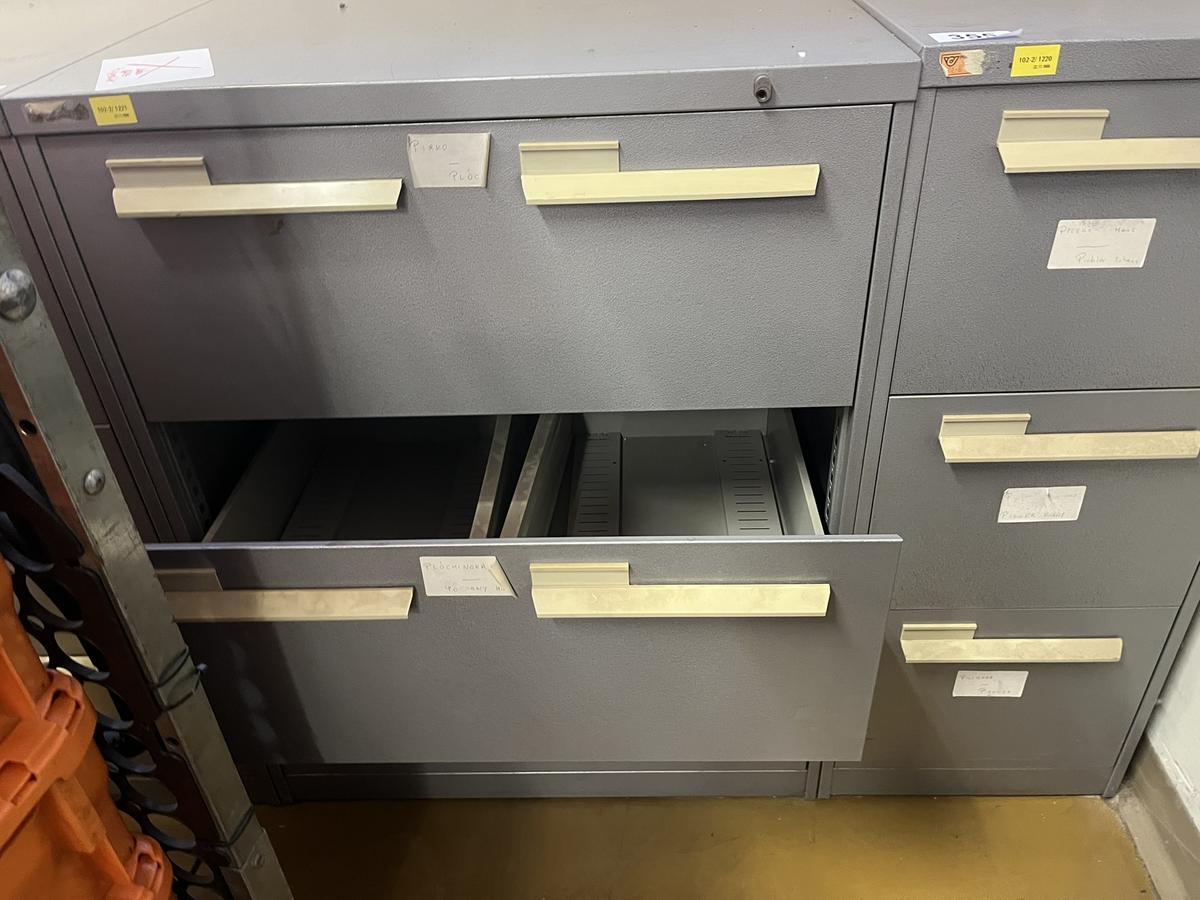 Blech - Werkzeugschrank mit 3 Auszugsladen, 104x81x68cm?d=2025-12-17 20:23:00