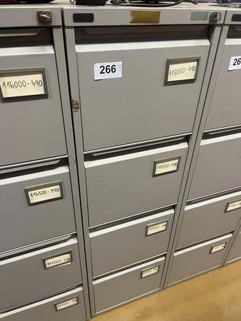 Blech - Werkzeugschrank mit 4 Auszugsladen, 133x40x62cm Blech - Werkzeugschrank mit 4 Auszugsladen, 133x40x62cm