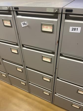 Blech - Werkzeugschrank mit 4 Auszugsladen, 133x40x62cm Blech - Werkzeugschrank mit 4 Auszugsladen, 133x40x62cm