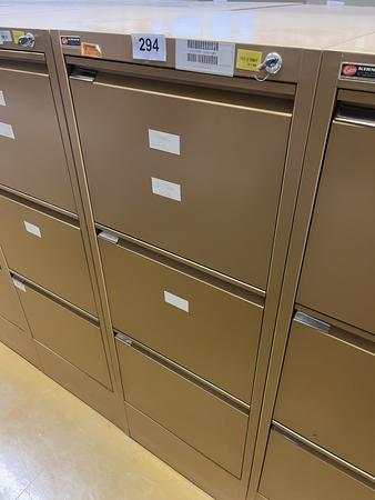 Blech - Werkzeugschrank mit 3 Auszugsladen, 140x52x65cm Blech - Werkzeugschrank mit 3 Auszugsladen, 140x52x65cm