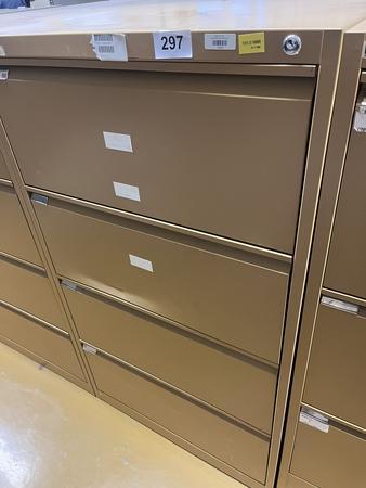 Blech - Werkzeugschrank mit 3 Auszugsladen, 140x80x65cm Blech - Werkzeugschrank mit 3 Auszugsladen, 140x80x65cm