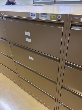 Blech - Werkzeugschrank mit 3 Auszugsladen, 140x80x65cm Blech - Werkzeugschrank mit 3 Auszugsladen, 140x80x65cm