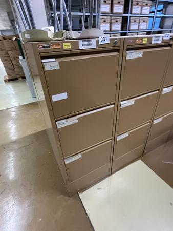Blech - Werkzeugschrank mit 3 Auszugsladen, 140x80x65cm Blech - Werkzeugschrank mit 3 Auszugsladen, 140x80x65cm