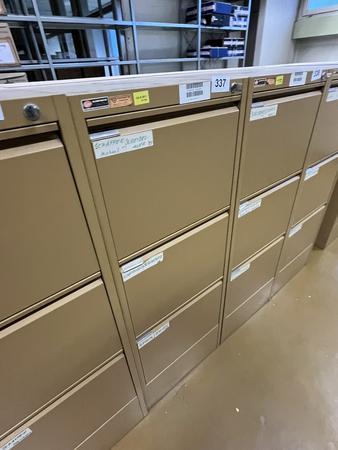 Blech - Werkzeugschrank mit 3 Auszugsladen, 140x80x65cm Blech - Werkzeugschrank mit 3 Auszugsladen, 140x80x65cm