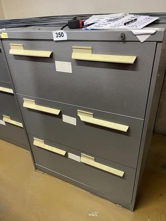 Blech - Werkzeugschrank mit 3 Auszugsladen, 104x81x68cm Blech - Werkzeugschrank mit 3 Auszugsladen, 104x81x68cm