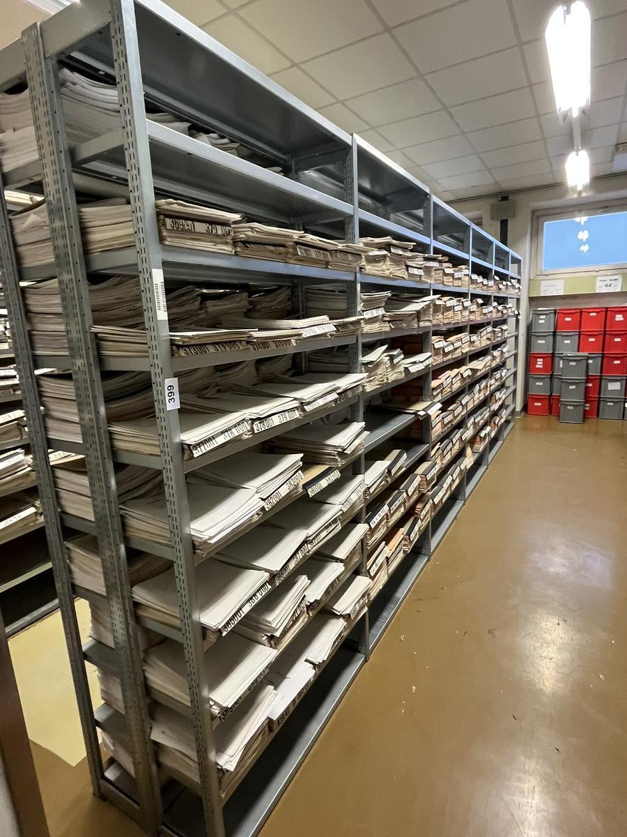 ca. 5.8 Laufmeter Steckregalanlage mit Fachb&ouml;den, 60cm tief, 224cm hoch?d=2025-12-17 18:24:14