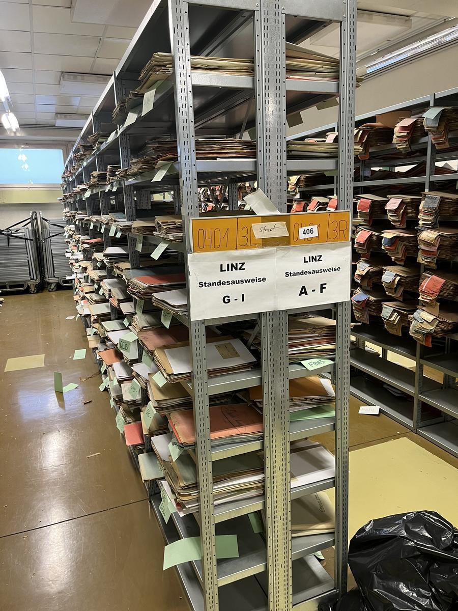 ca. 7.8 Laufmeter Steckregalanlage mit Fachb&ouml;den, 60cm tief, 224cm hoch?d=2025-12-17 18:27:41