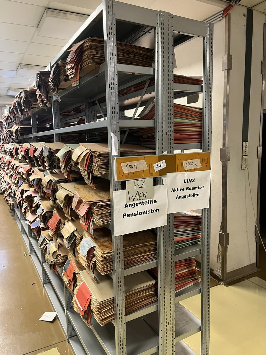 ca. 7.8 Laufmeter Steckregalanlage mit Fachb&ouml;den, 60cm tief, 224cm hoch