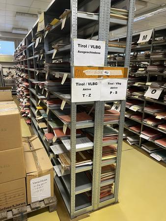 ca. 7.8 Laufmeter Steckregalanlage mit Fachböden, 60cm tief, 224cm hoch ca. 7.8 Laufmeter Steckregalanlage mit Fachböden, 60cm tief, 224cm hoch