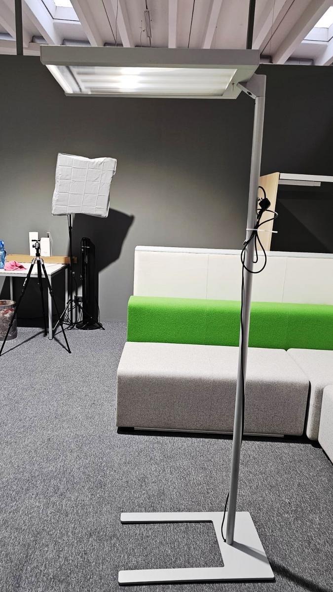 Siteco Stehlampe, silber?d=2025-12-19 17:40:38