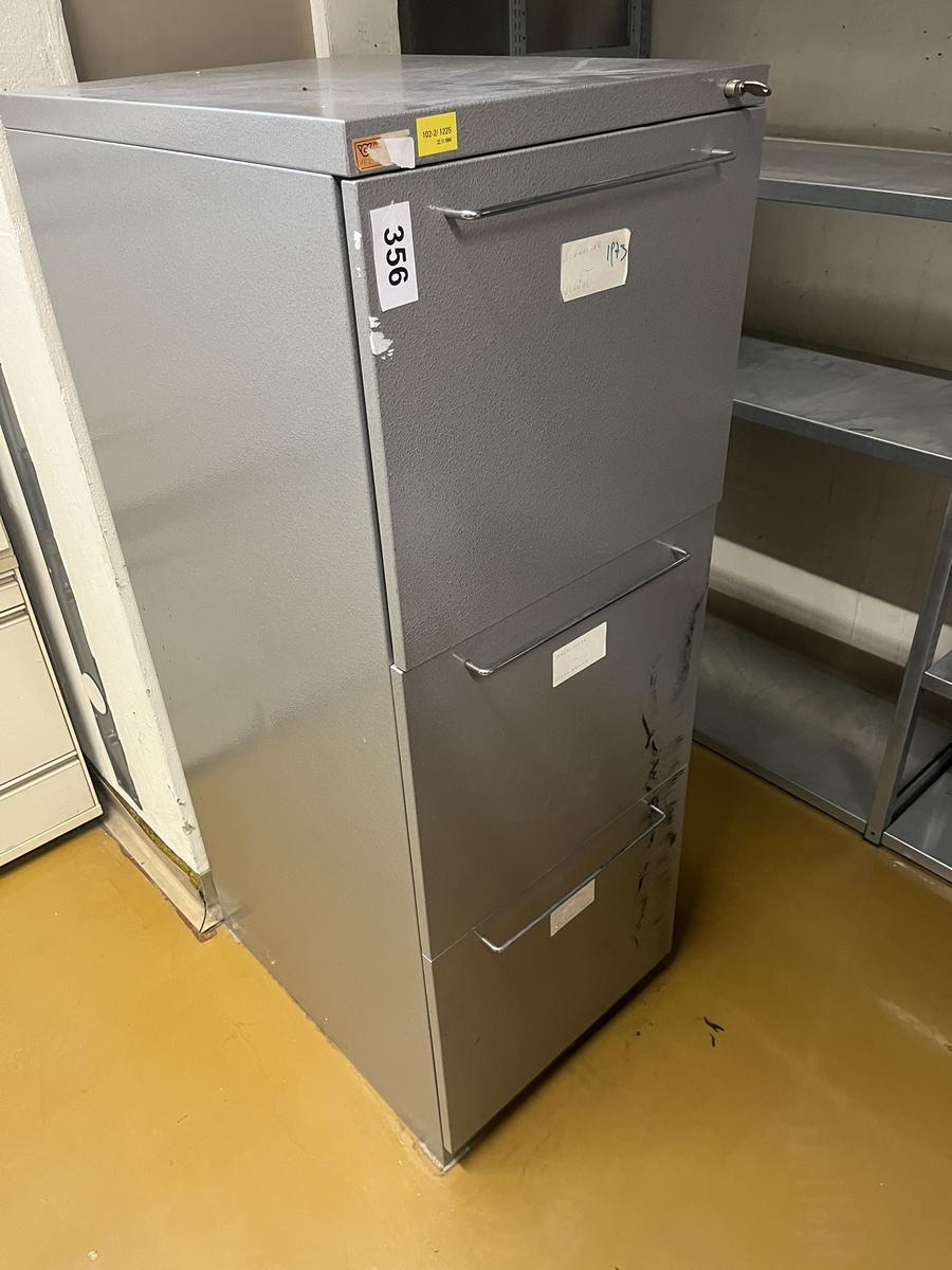 Blech - Werkzeugschrank mit 3 Auszugsladen, 104x42x68cm