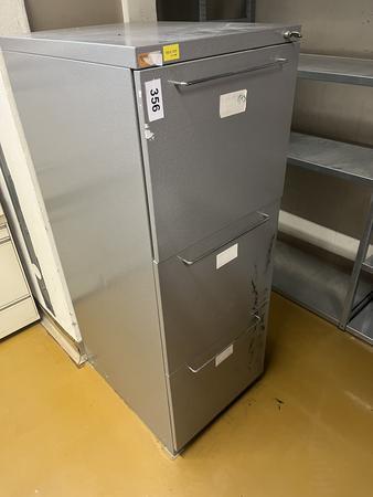Blech - Werkzeugschrank mit 3 Auszugsladen, 104x42x68cm Blech - Werkzeugschrank mit 3 Auszugsladen, 104x42x68cm