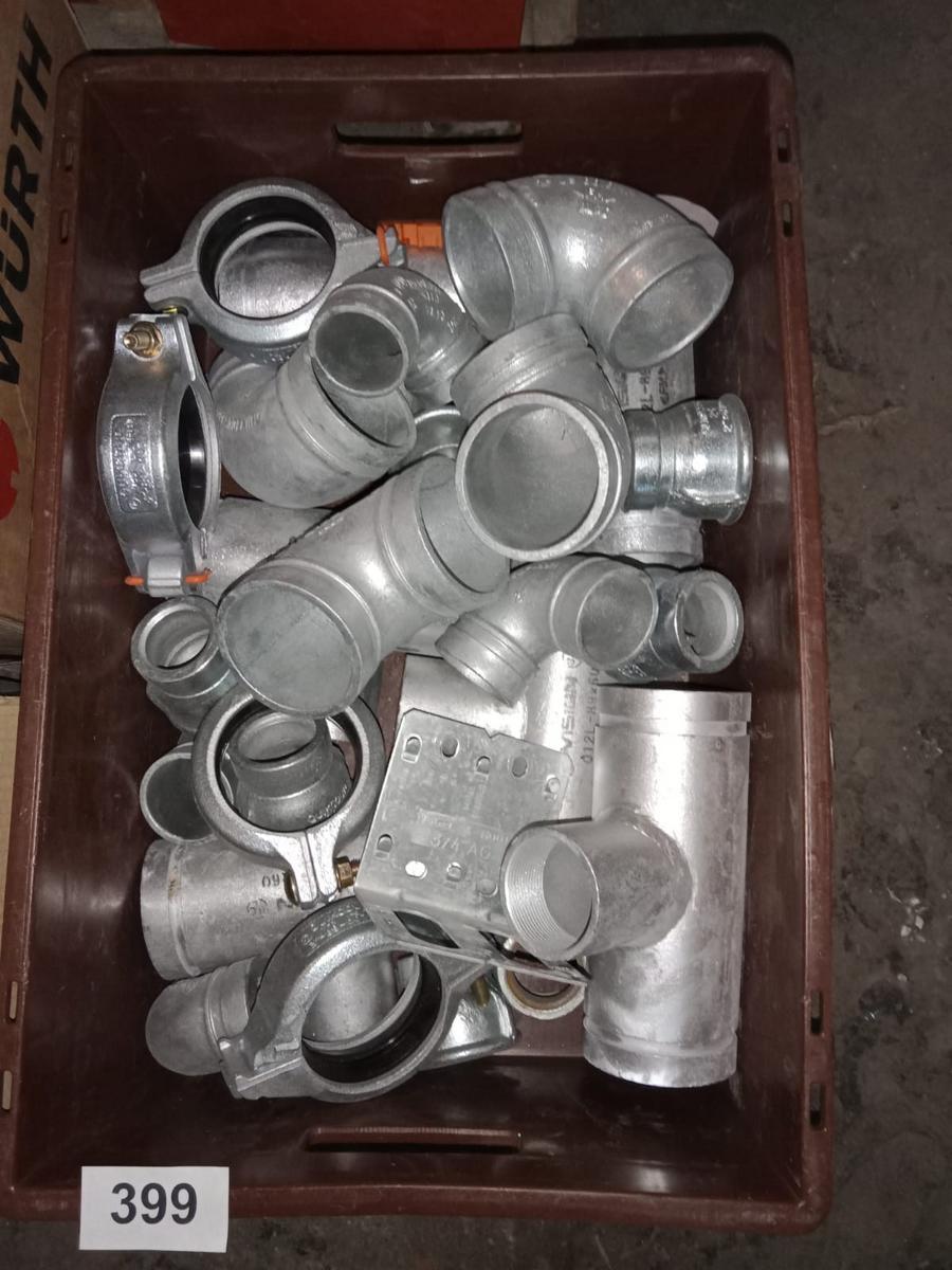 1 Box bef&uuml;llt mit Kniest&uuml;cken,Anschlu&szlig;st&uuml;cken?d=2026-01-10 02:07:17