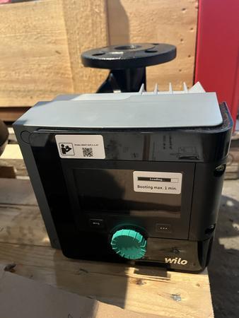 WILO STRATOS MAXO 40/0.5-4 Umw�lzpumpe