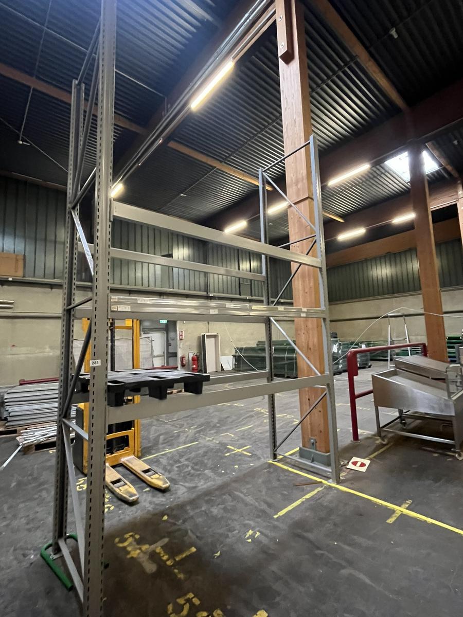 29.7 Laufmeter Schwerlastregale, ca. 4500x1050mm, ca. 132 Palettenpl&auml;tze, Nutzlast 1000kg pro Palette, 66 Balken 270cm, 12 Stk. Steher 450cm?d=2026-01-13 17:34:07