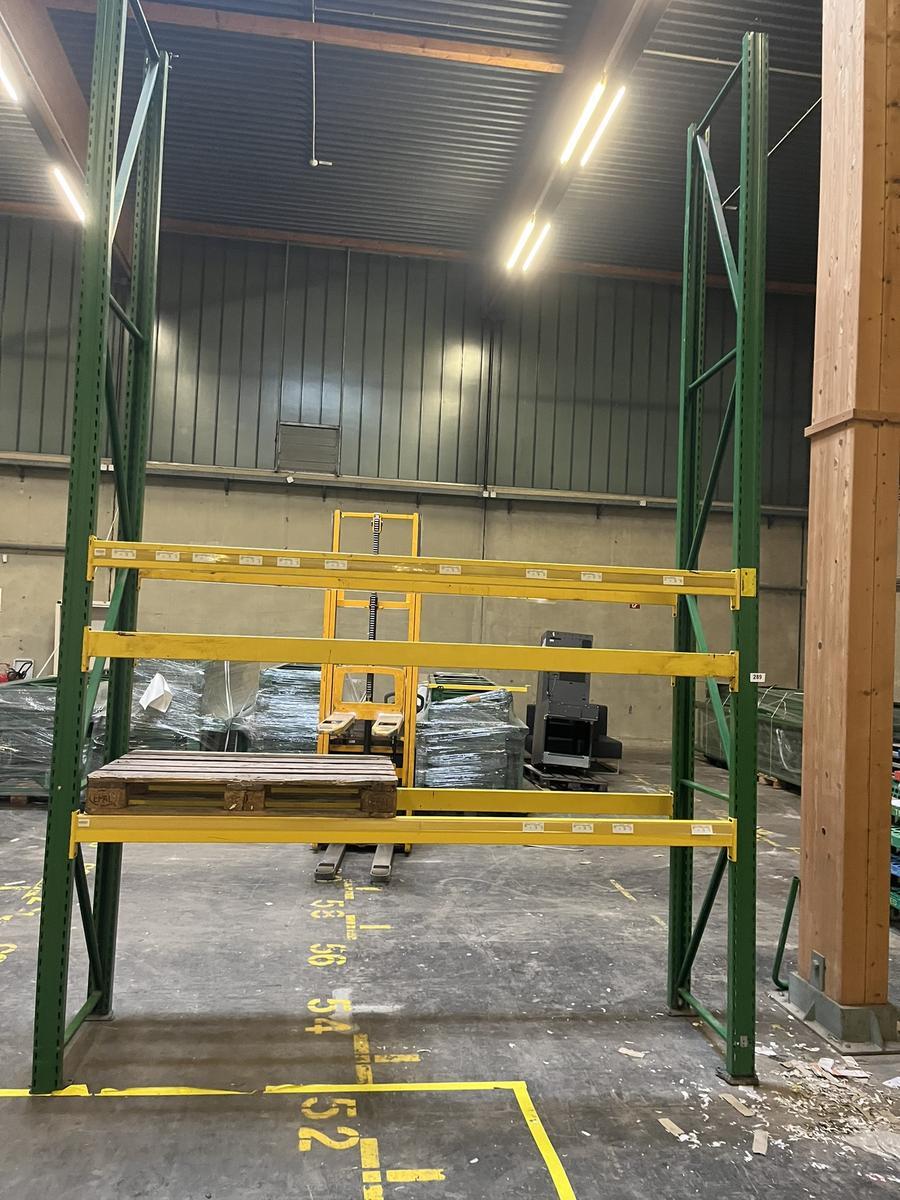 27 Laufmeter Schwerlastregale, ca. 4500x800mm, ca. 80 Palettenpl&auml;tze, Nutzlast 1000kg pro Palette, 60 Balken 270cm, 11 Stk. Steher 450cm?d=2026-01-13 17:27:54