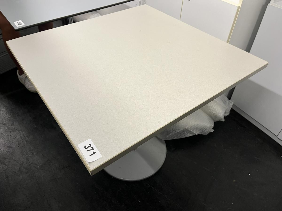 Besprechungstisch?d=2026-01-13 17:16:22