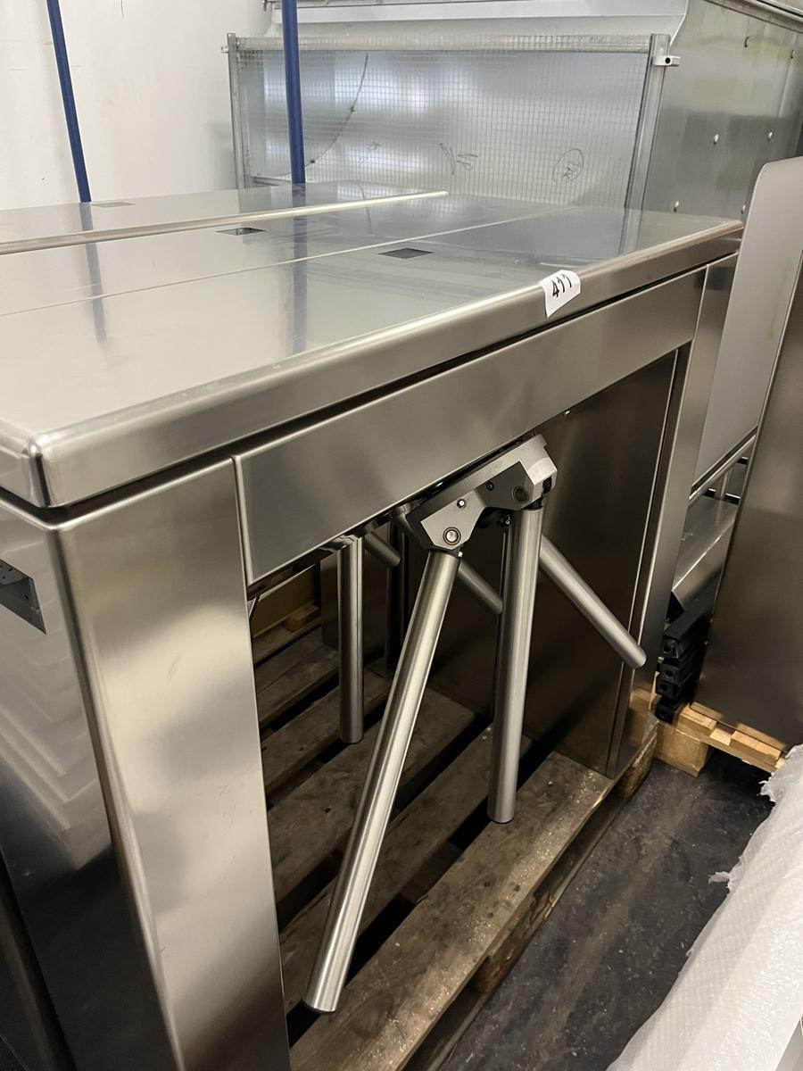 4 Stk. SLOT Drehkreuze - Personenzugangskontrolle & 3 Stk. Module mit Glaswand