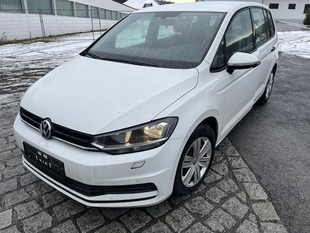 VW Touran, weiß, BJ 06/2016, Diesel, 81 kW, ca. 180.000 KM VW Touran, weiß, BJ 06/2016, Diesel, 81 kW, ca. 180.000 KM