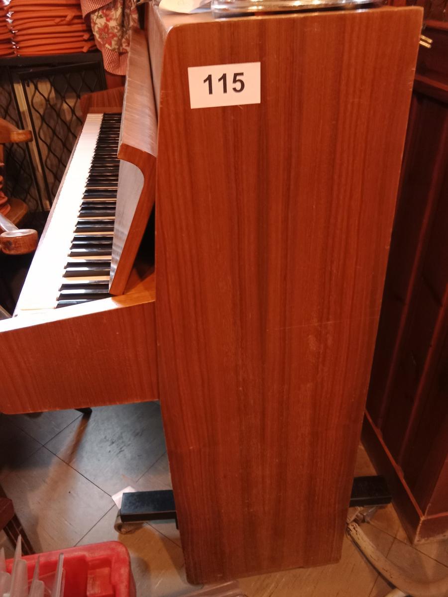 Pianino Klavier Stelzhammer?d=2026-01-28 15:48:45